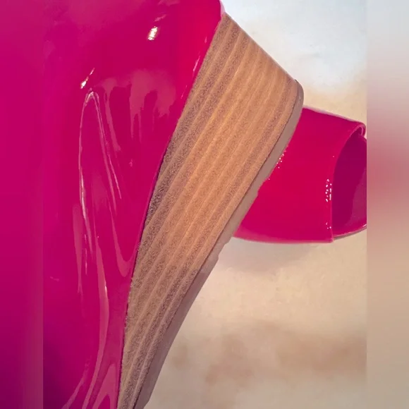 New Cole Haan Hot Pink Patent Leather Peeptoe 1 inch Wedges 7.5 - Picture 6 of 10